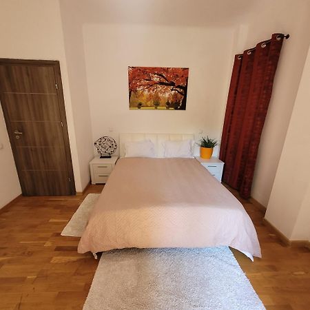 Anastasia Balcescu Apart 4 Self Check In Code From 2Pm Kitchen And Bedroom Bukarest Exteriör bild