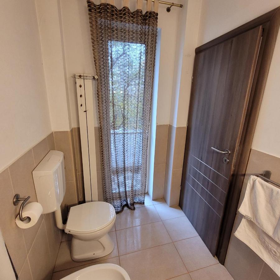 Anastasia Balcescu Apart 4 Self Check In Code From 2Pm Kitchen And Bedroom Bukarest Exteriör bild