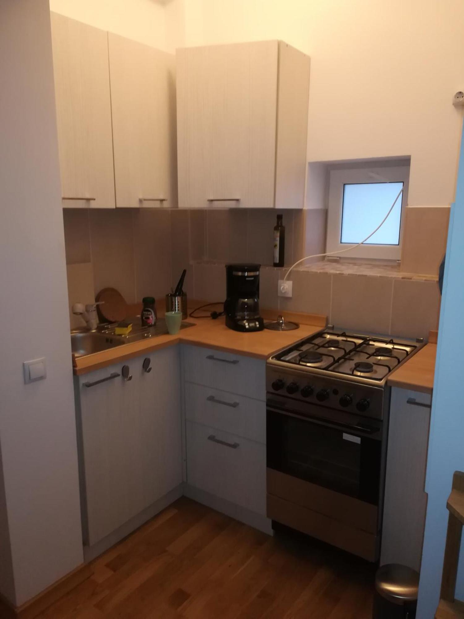 Anastasia Balcescu Apart 4 Self Check In Code From 2Pm Kitchen And Bedroom Bukarest Exteriör bild